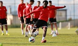 Sivasspor'da kamp çift dikiş devam