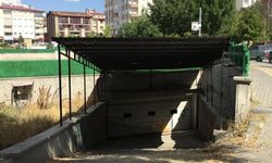 Bu okulun garajına inmek cesaret ister