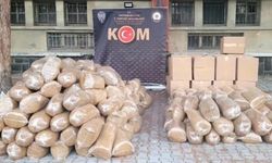 Kamyonetlerden 2 ton kaçak tütün çıktı