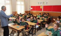 Sivas'ta okul ziyaretlerine devam