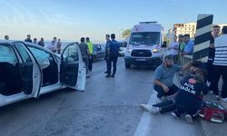 Araçlar kafa kafaya çarpıştı
