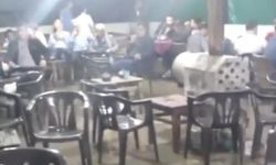 Kahvehane Sular Altında Kaldı Vatandaşlar Oyuna Devam Etti