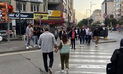 "Sivas'ta Kırmızı Işıkta Geçen Yayalar Trafiği Tehlikeye Soktu"