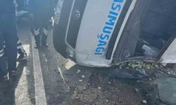 Yolcu Minibüsü Devrildi 17 Yaralı