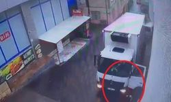 Kamyonun Kapısında Asılı Kaldı Korku Dolu Anlar Kamerada
