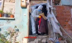 Çöp yığınına dönen ev boşaltıldı