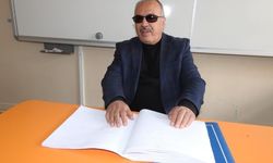 Sivas'lı Ekrem hoca, 40 yıldır görme engellilere öğretmen