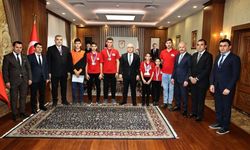 Sivaslı öğrencilerden Robot Yarışması başarısı