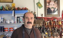 100 yıllık ata mesleğini sürdürüyor