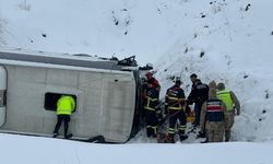 Sivas-Erzincan Karayolunda Feci Kaza: Otobüs Şarampole Yuvarlandı, Çok Sayıda Yaralı Var
