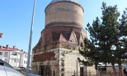Sivas Güdük Minare kurtarılmayı bekliyor