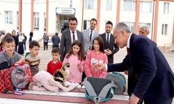 Sivas Müdürü Yener'den öğrencilere ziyaret