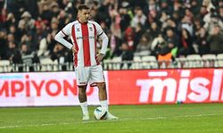 Sivasspor'un golcüsü Rey Manaj Galatasaray maçında faul yaptığı Barış Alper Yılmaz'dan özür diledi