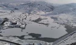 Yıldız Göleti buz tuttu