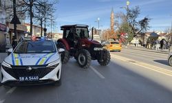 İstasyon Caddesi'nde traktör sefası
