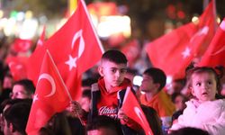 Erzincan'da 600 metrelik bayrakla "100. Yıl Bayrak Yürüyüşü" yapıldı