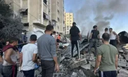 İsrail Gazze'de mülteci kamplarını ve camiyi hedef aldı: 35 ölü