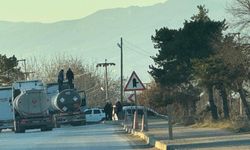 Zift yüklü tırdan 2 kaçak göçmen yakalandı