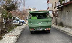 Arkadaşını balta ile katletti