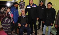 Felçli Adam ve Çocuk Sevindirildi