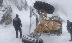 İş Makinası Devrildi Sürücüsü Yaralandı!