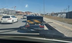 Karayolu Levhasını Ne Yapacak