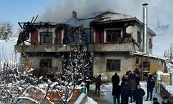 Yanan Ev Kullanılamaz Hale Geldi