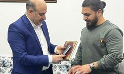 Sivas'ta Hadis Yarışmasında Öğrencilere Altın Verildi