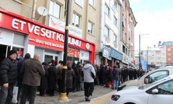 Ete Zam Geldi Sivas'ta Et ve Süt Kurumu Önünde Uzun Sıra