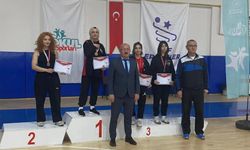 Sivas Abdussamed Bal Kız Anadolu İHL Madalyaya Doydu