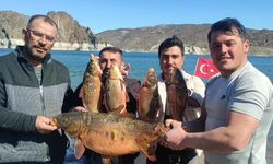 Baraj’da 14 kiloluk sazan yakalandı