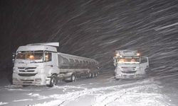 Sivas Yozgat Kara Yolunda Tır Yolu Kapattı
