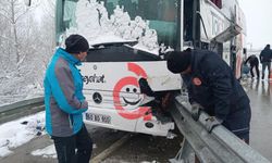 Sivas'ta İki Otobüs Çarpıştı: 6 Yaralı