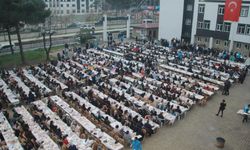 Bin 500 öğrenci iftarda buluştu
