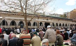 Sivas'ta bayram öncesi cuma namazı coşkusu