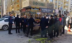 Zabıta Seyyar Esnafa Göz Açtırmıyor