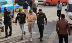 Şüpheli araçta yasaklı maddeler ele geçirildi