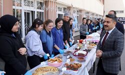 Liseliler o köy okulu için seferber oldu! İşte iyilik kermesi
