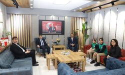 Sivas'ın şair ve yazarı onlar! Müdürden o öğrencilere ödül