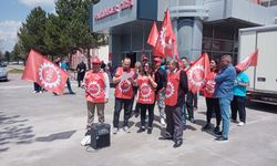 Sağlıkçılar hak kayıplarını dile getirdi