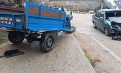 Sivas'ta çapa ile oto çarpıştı