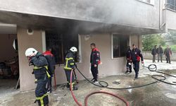 Çocukları yangından polisler kurtardı