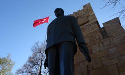 Sivas'ın sarı taşı geri döndü! Anıta yakışır olacak