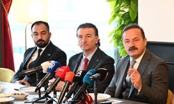 "Görev bilinciyle hareket etmeyenler bizimle yol yürüyemeyecekler"