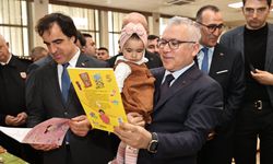 Vali Şimşek’ten kitap bağışına destek