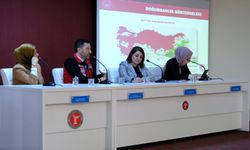 Üniversitede aile masaya yatırıldı