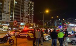 Ehliyetsiz sürücü durmadı polise çarptı