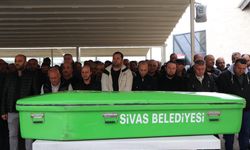 Metrobüs kazasının acı kaybı: Ebru Sivas'ta defnedildi