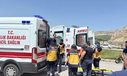 Sivas'ta Feci Kaza! 3'ü Çocuk 6 Kişi Yaralandı