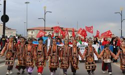 Film Festivali coşkusu kortejle başladı